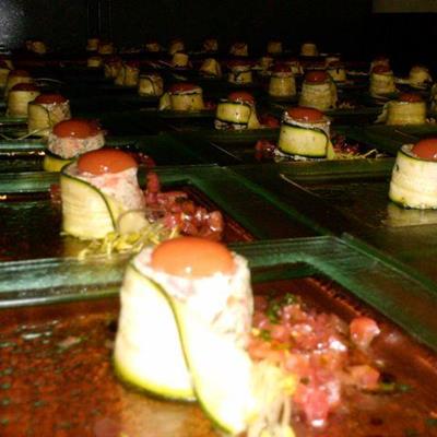 Kalbsbries und Langustinen Terrine mit Tomatendressing