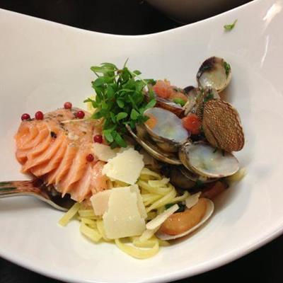 Linguini Vongole und Lachs